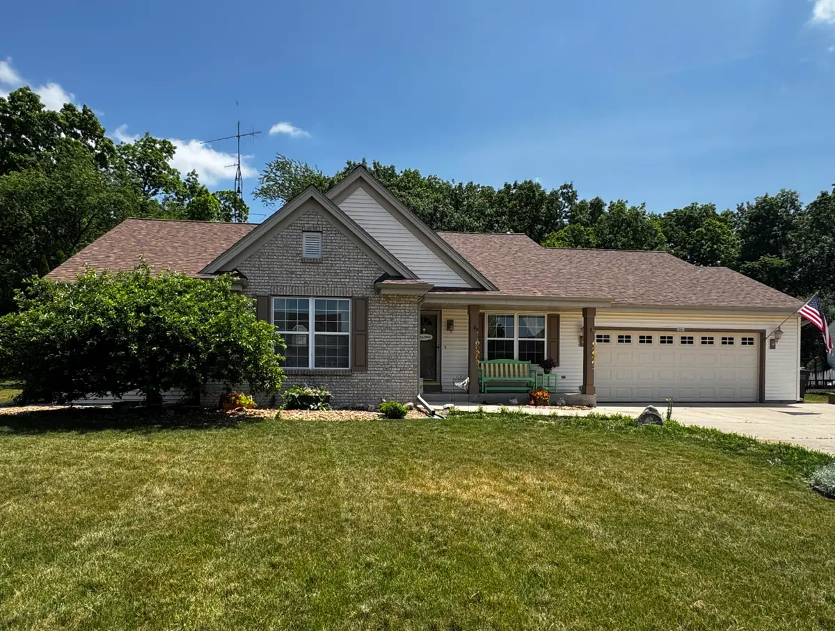 2501 Michele Ln, East Troy, WI 53120 - #1