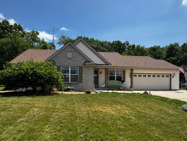 2501 Michele Ln, East Troy, WI 53120