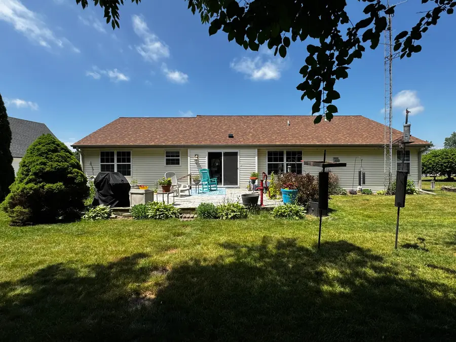 2501 Michele Ln, East Troy, WI 53120 - #2