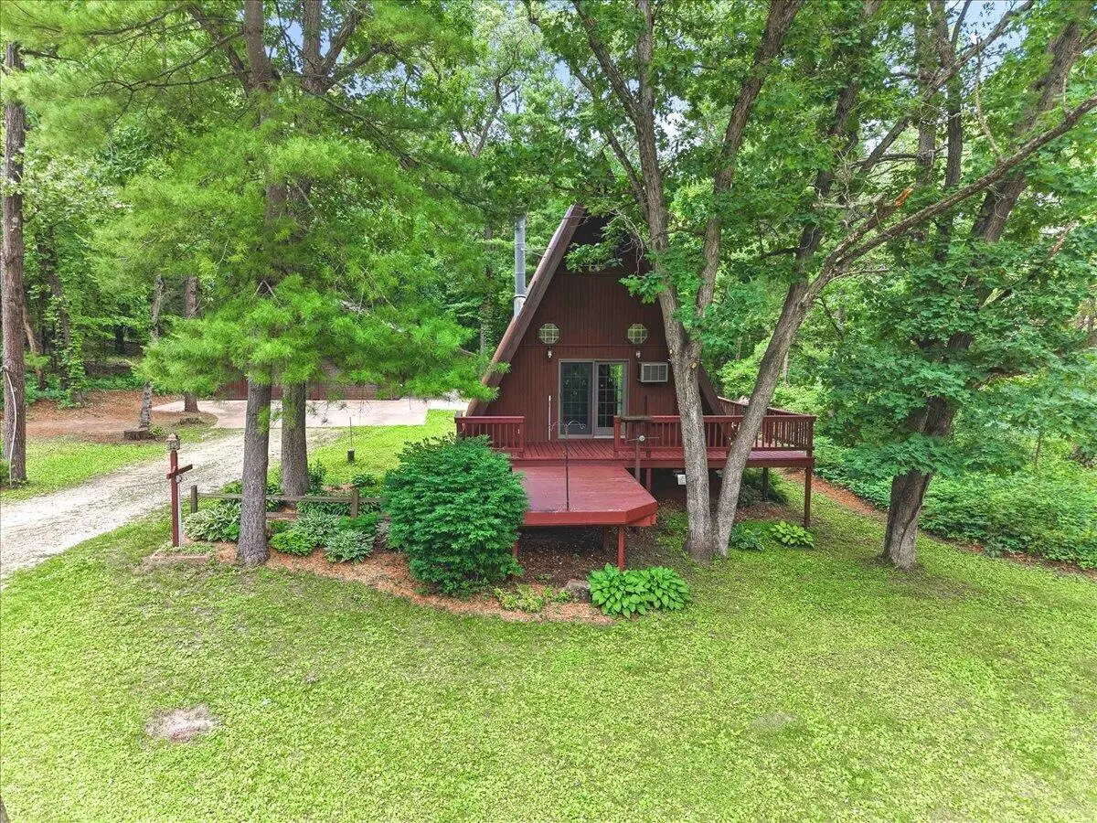 N9261 Perkins Rd, Farmington, WI 54644 - #1