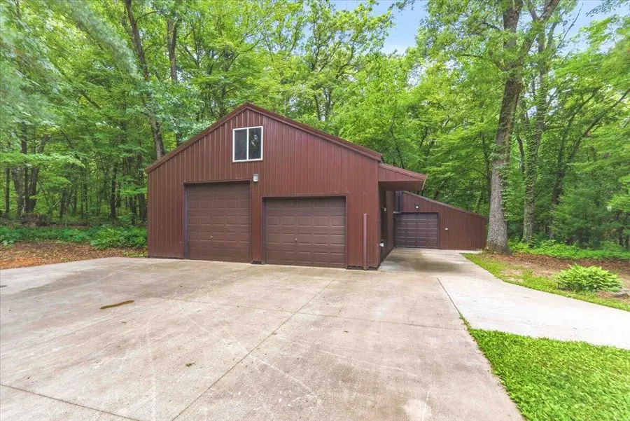 N9261 Perkins Rd, Farmington, WI 54644 - #3
