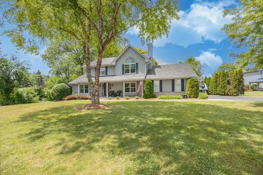 W153N5311 Plaza Dr, Menomonee Falls, WI 53051 - #2