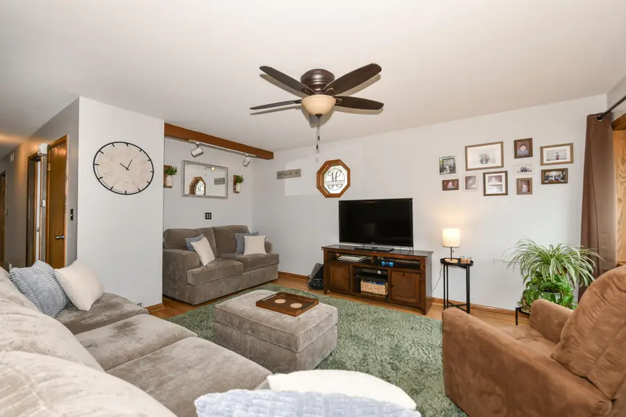 1715 W Salem St, Milwaukee, WI 53221 - #3