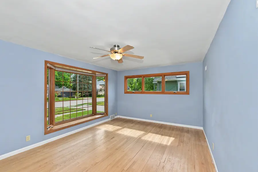 457 W 5th St, Oconomowoc, WI 53066 - #2