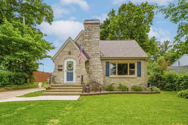 609 W Mackie St, Beaver Dam, WI 53916