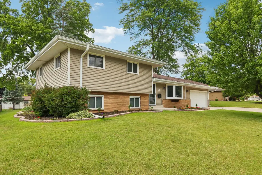N91W17573 Saint Regis St, Menomonee Falls, WI 53051 - #2