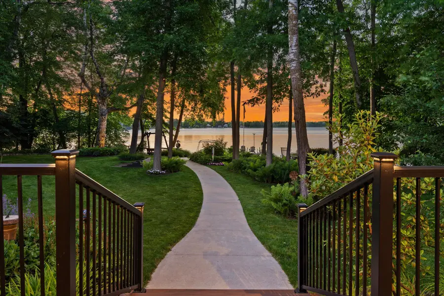 19 Hickory Dr, Random Lake, WI 53075 - #2