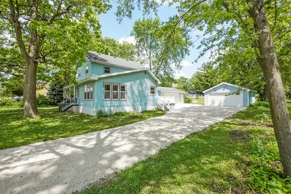 224 Plank Rd, Mukwonago, WI 53149