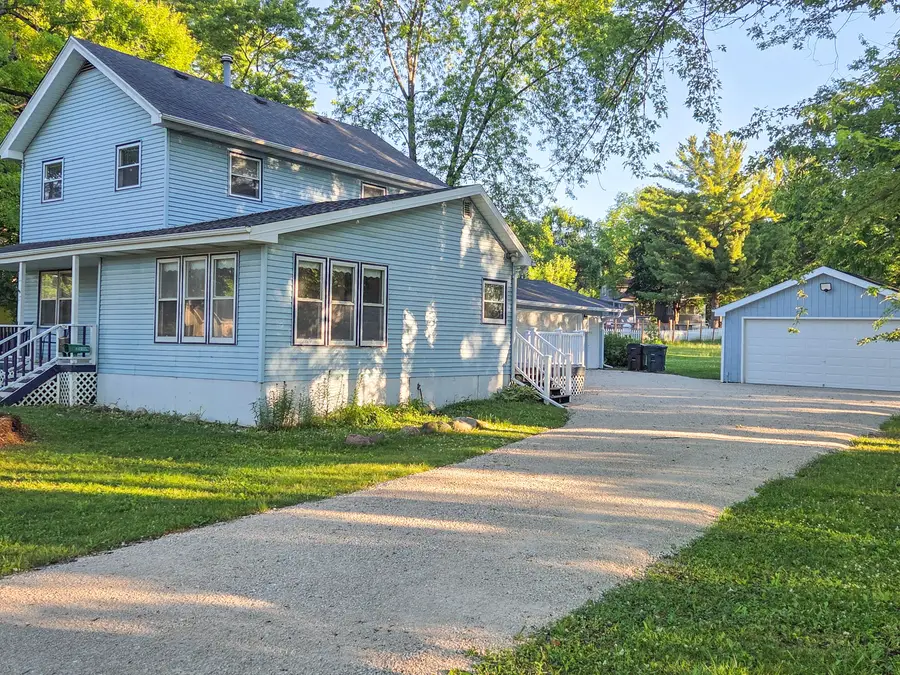 224 Plank Rd, Mukwonago, WI 53149 - #2