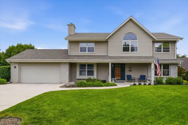 W171N10218 Wildrose Ln, Germantown, WI 53022