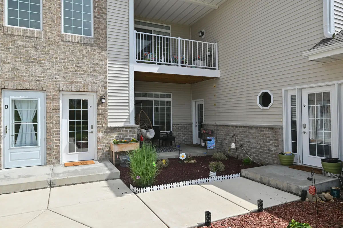 1625 Grey Fox Trl, Mukwonago, WI 53149 - #1