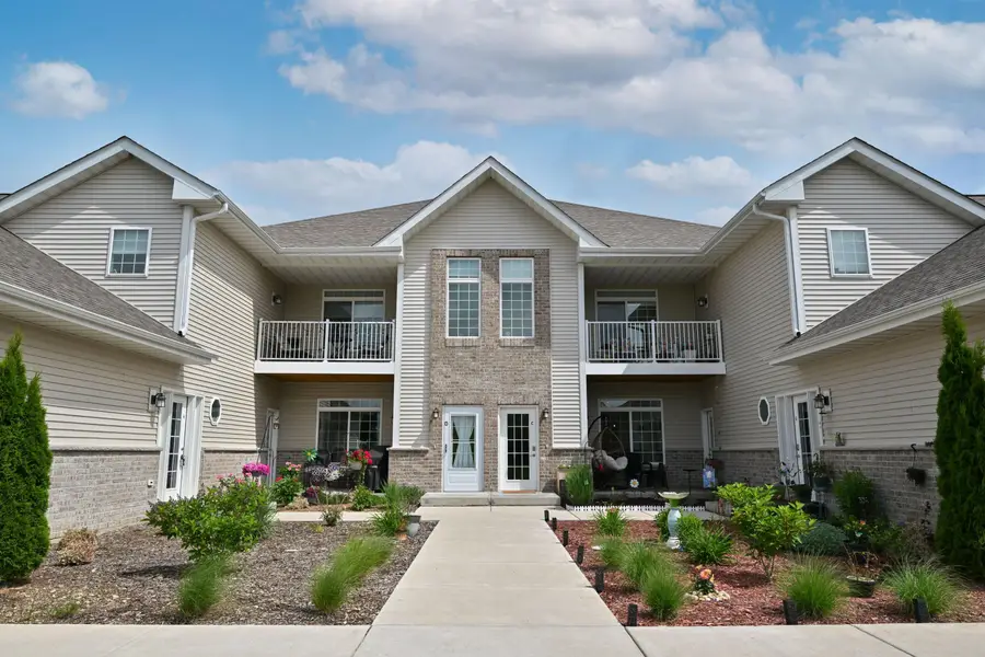 1625 Grey Fox Trl, Mukwonago, WI 53149 - #3