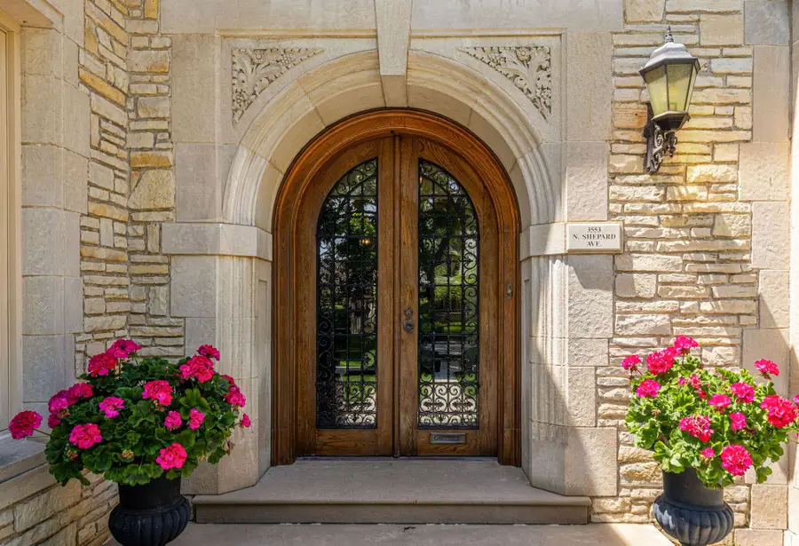 3553 N Shepard Ave, Shorewood, WI 53211 - #3