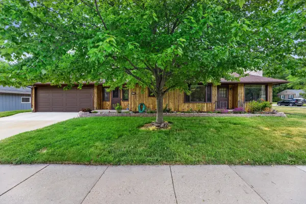 1116 E Racine Ave, Waukesha, WI 53186