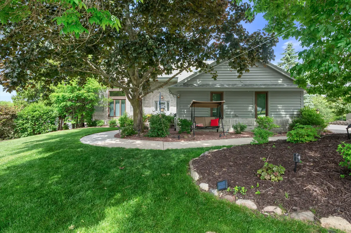 2809 Killarney Ct, West Bend, WI 53095 - #1