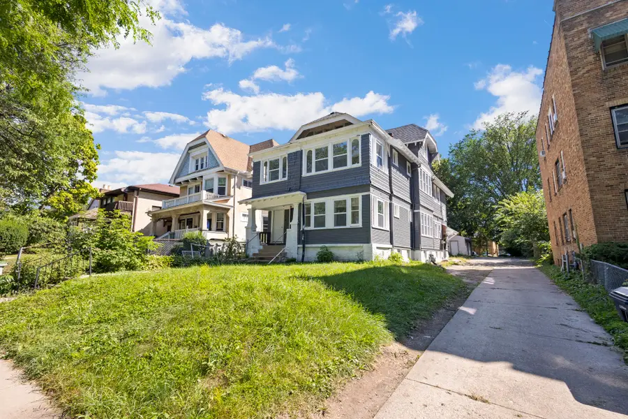 4266 W Highland Blvd, Milwaukee, WI 53208 - #2