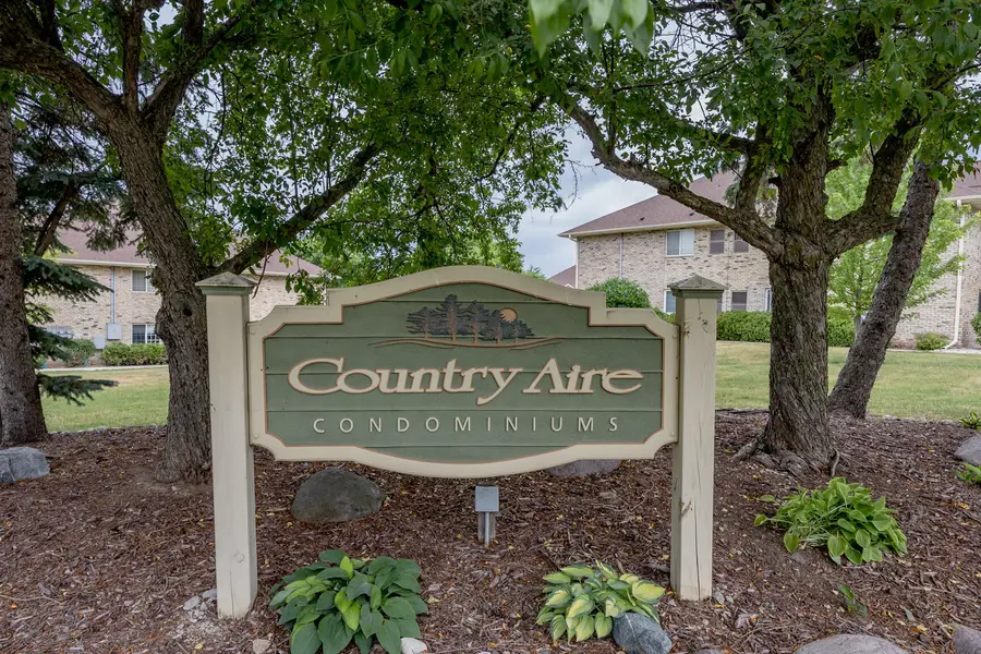 4835 Easy St, Delafield, WI 53029 - #2