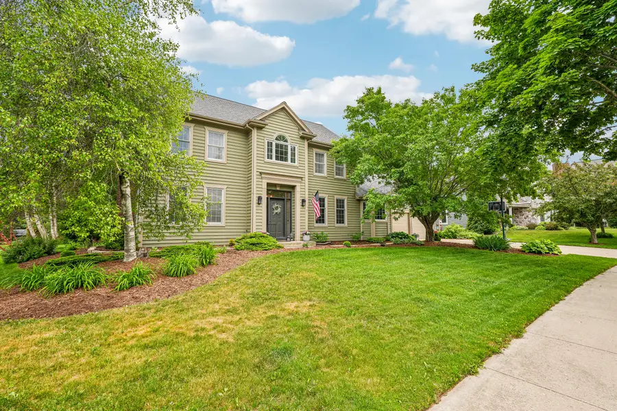 1338 Chickadee Ln, Grafton, WI 53024 - #2