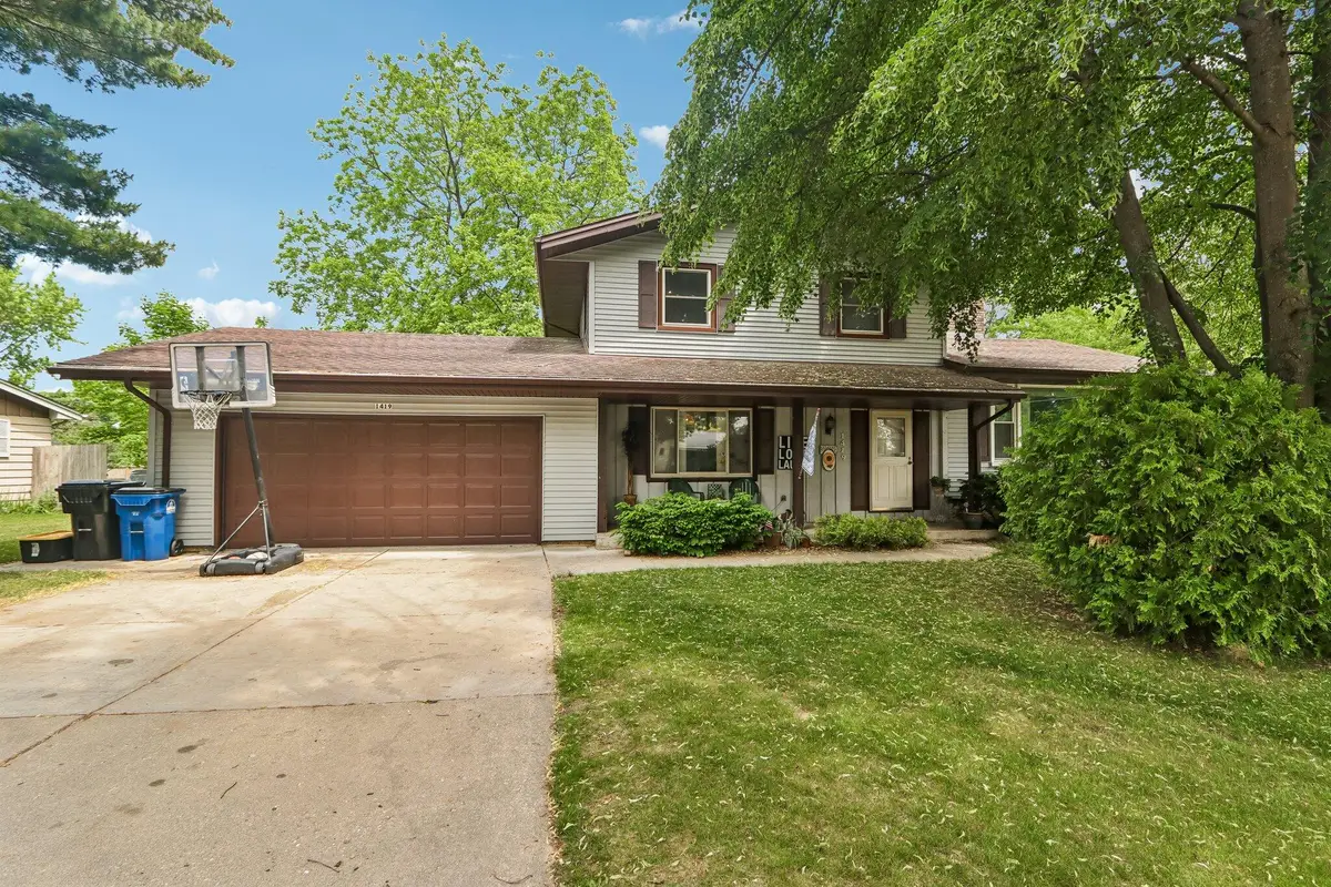 1419 Crabapple Dr, Racine, WI 53405 - #1