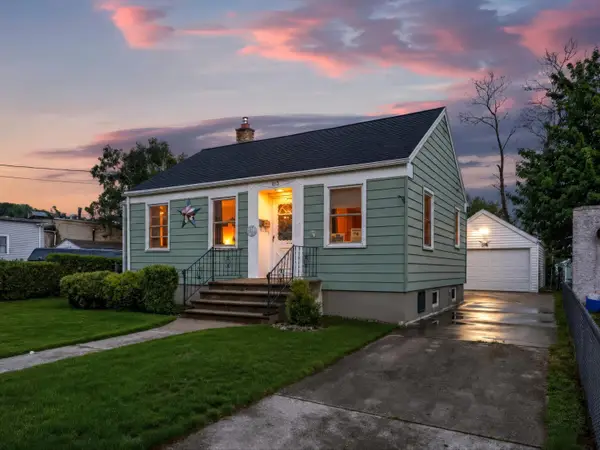 1013 28th St, Two Rivers, WI 54241