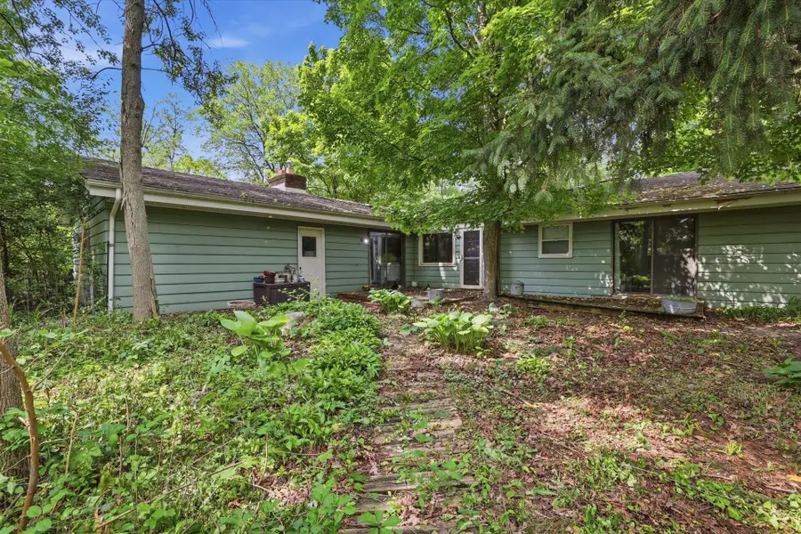 S85W30520 Stoneridge Dr, Mukwonago, WI 53149 - #2