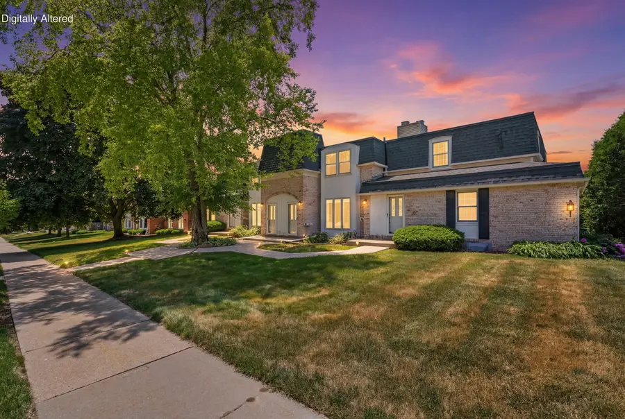 2005 Chateau Ct, Grafton, WI 53024 - #2