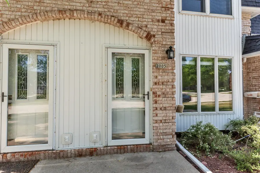 2005 Chateau Ct, Grafton, WI 53024 - #3