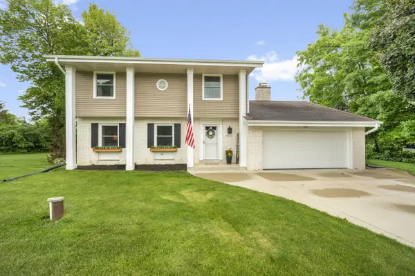 N75W22171 Cherry Hill Rd, Lisbon, WI 53089