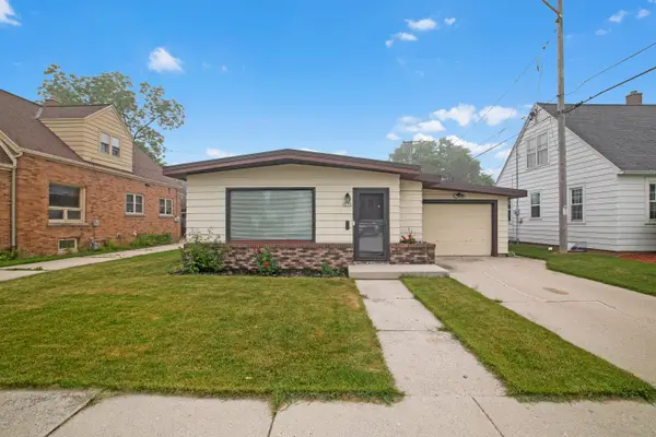 2216 Cleveland Ave, Sheboygan, WI 53081