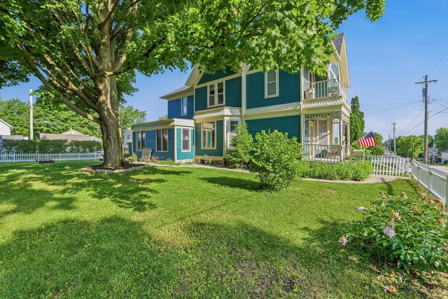 111 Grove St, Mayville, WI 53050 - #3