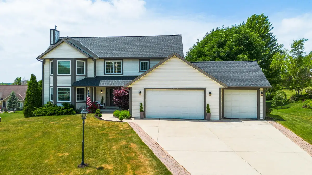 W127S9657 Scott Krause Dr, Muskego, WI 53150 - #1