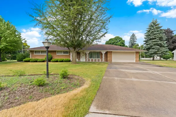 409 Vernon Ave, Thiensville, WI 53092