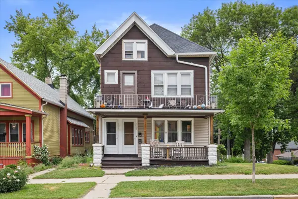 226 E Smith St, Milwaukee, WI 53207