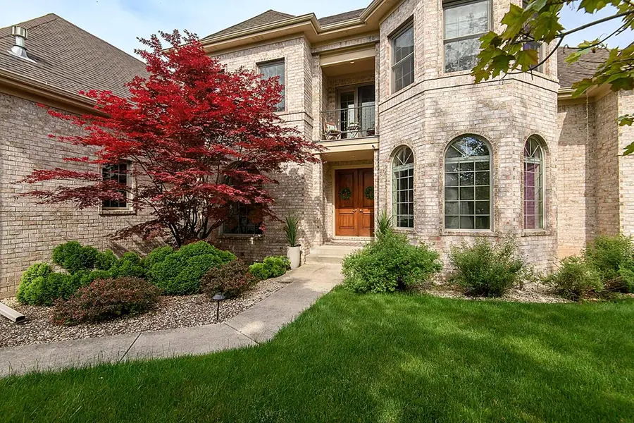 10935 N Oriole Ln, Mequon, WI 53092 - #2