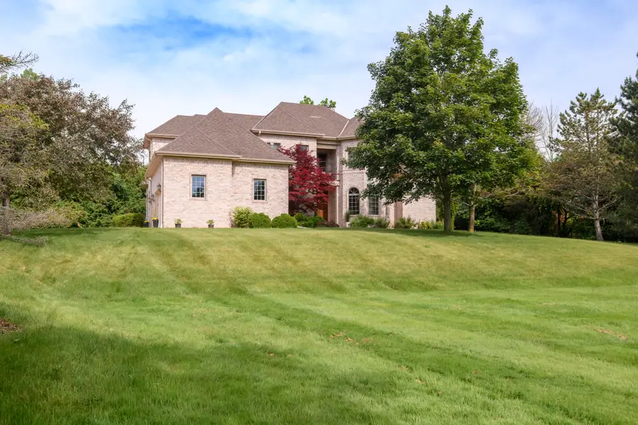 10935 N Oriole Ln, Mequon, WI 53092 - #3