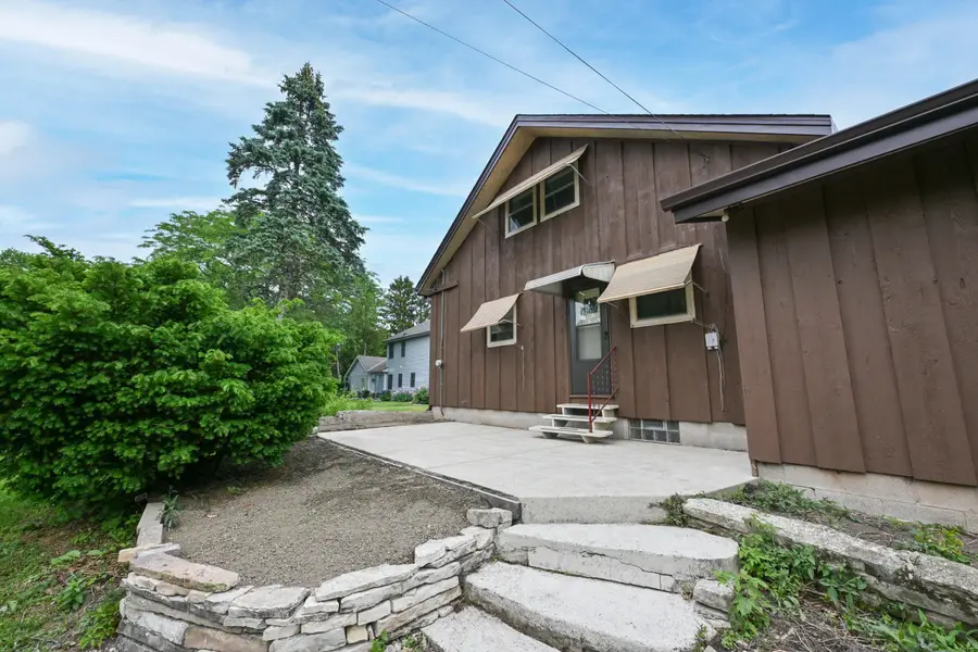 8603 N Regent Rd, Fox Point, WI 53217 - #3
