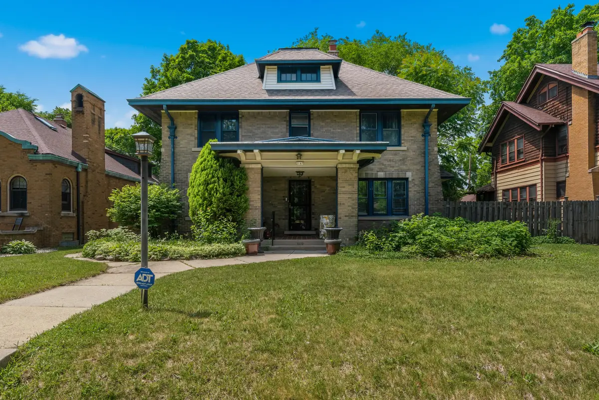 2147 N 53rd St, Milwaukee, WI 53208 - #1