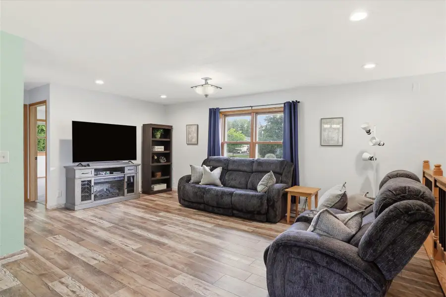 W226N8085 Rolling Hills Dr, Lisbon, WI 53089 - #3