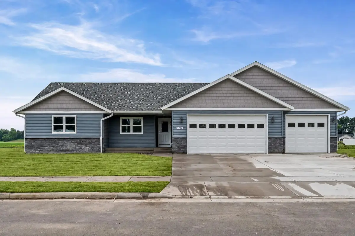 1212 Leo Dr, Holmen, WI 54636 - #1