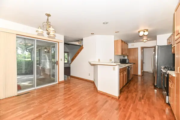 13526 W Fountain Ct, New Berlin, WI 53151