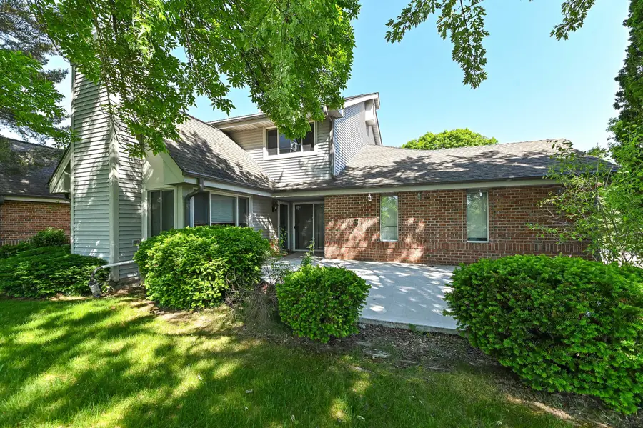 13526 W Fountain Ct, New Berlin, WI 53151 - #3