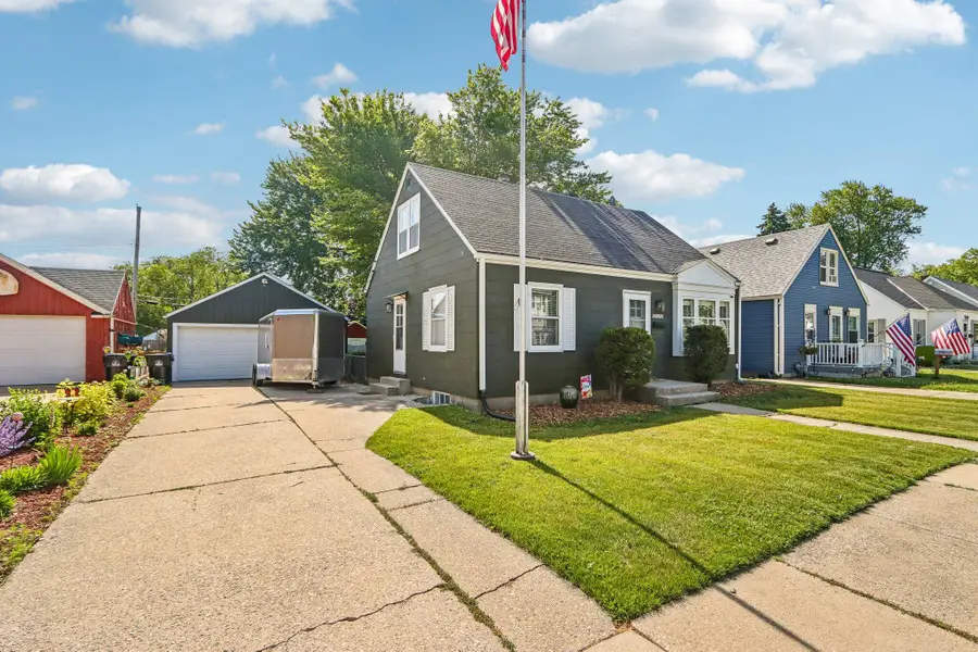 2325 Coolidge Ave, Racine, WI 53403 - #2