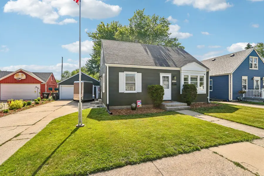 2325 Coolidge Ave, Racine, WI 53403 - #3