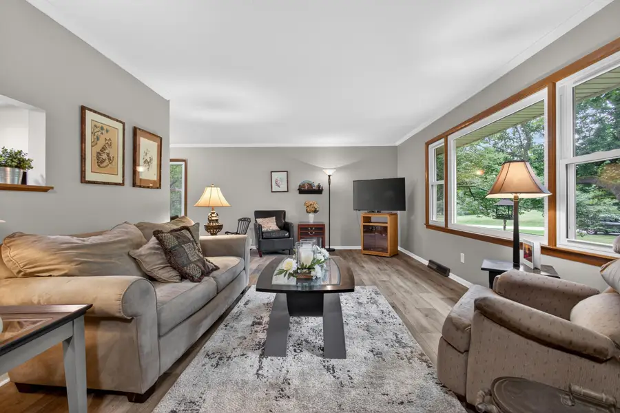 N2W27268 Lyles Dr, Pewaukee, WI 53188 - #2