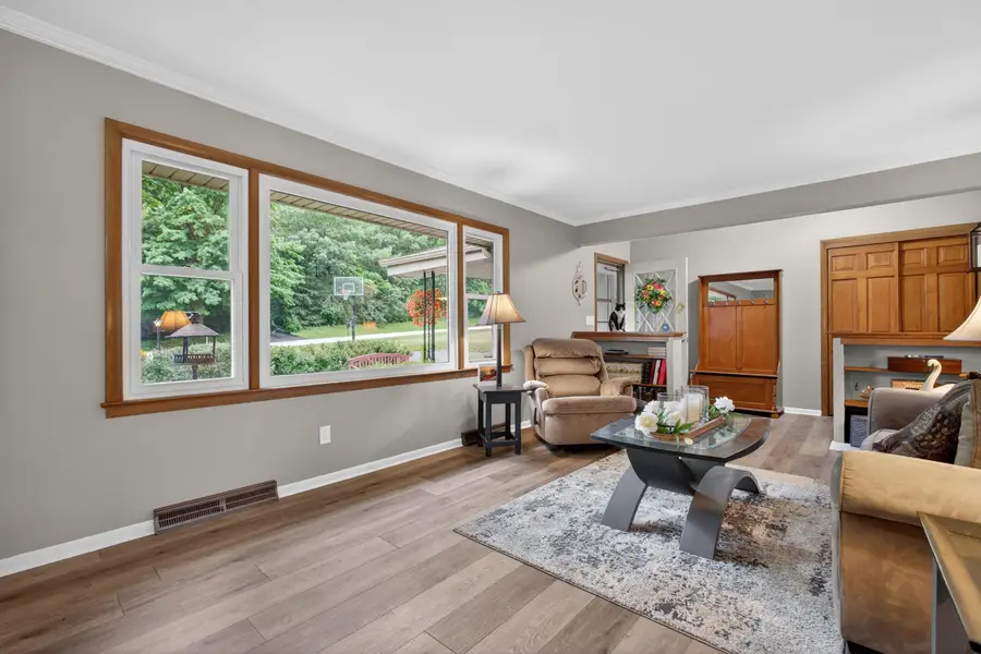 N2W27268 Lyles Dr, Pewaukee, WI 53188 - #3