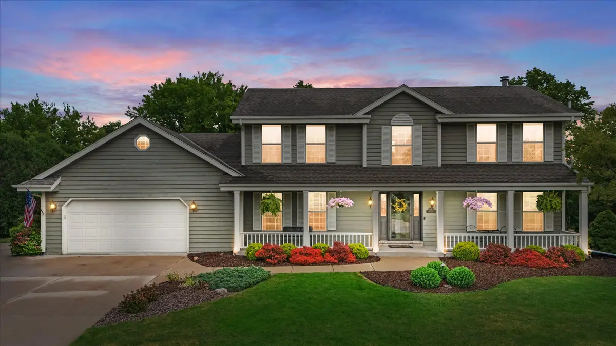 W147N7026 Woodland Dr, Menomonee Falls, WI 53051 - #1