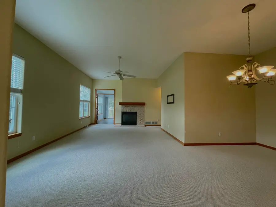 2949 Clearwater Ln, Waukesha, WI 53189 - #2