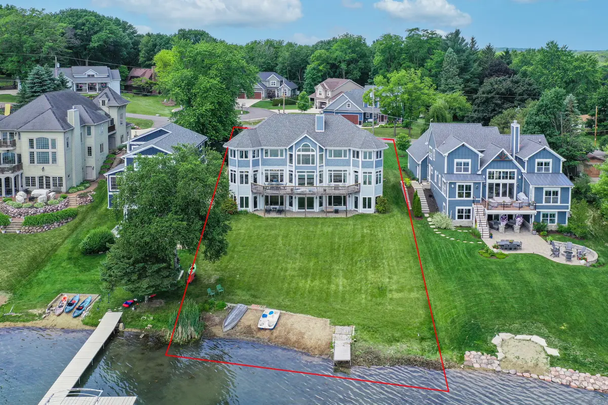 3711 Lake St, Burlington, WI 53105 - #1