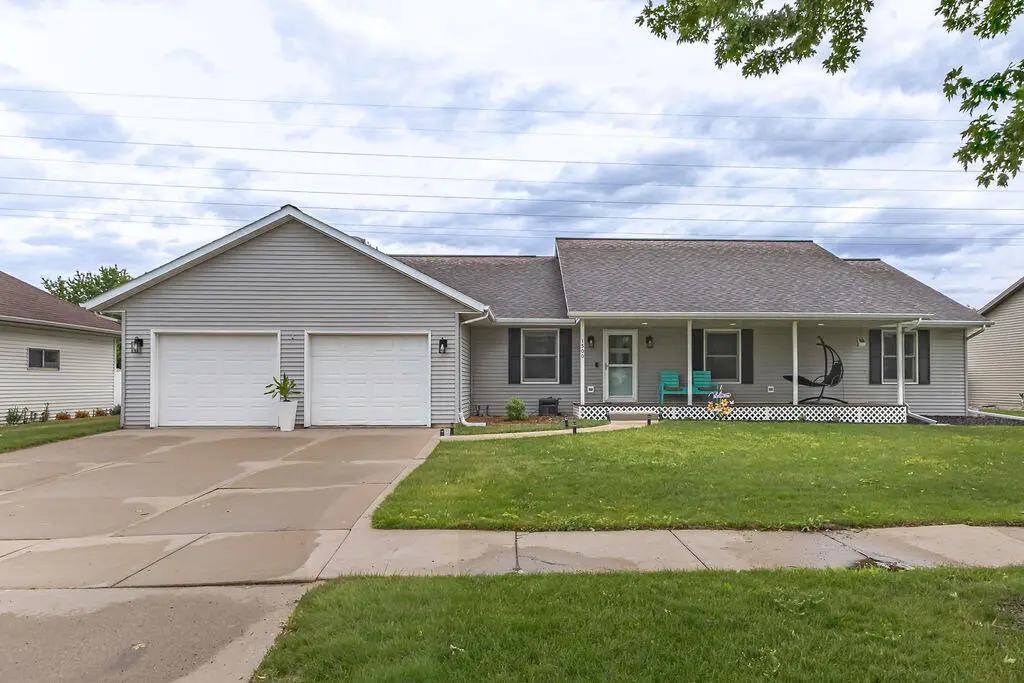 1500 Cliffview Ave, Onalaska, WI 54650 - #1