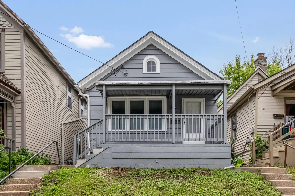 1017 E Pearson St, Milwaukee, WI 53202 - #1